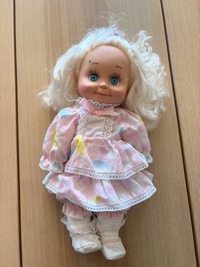 Vintage 1990! Collectable Baby Face doll, Sweet Sandi with blue eyes! (P)